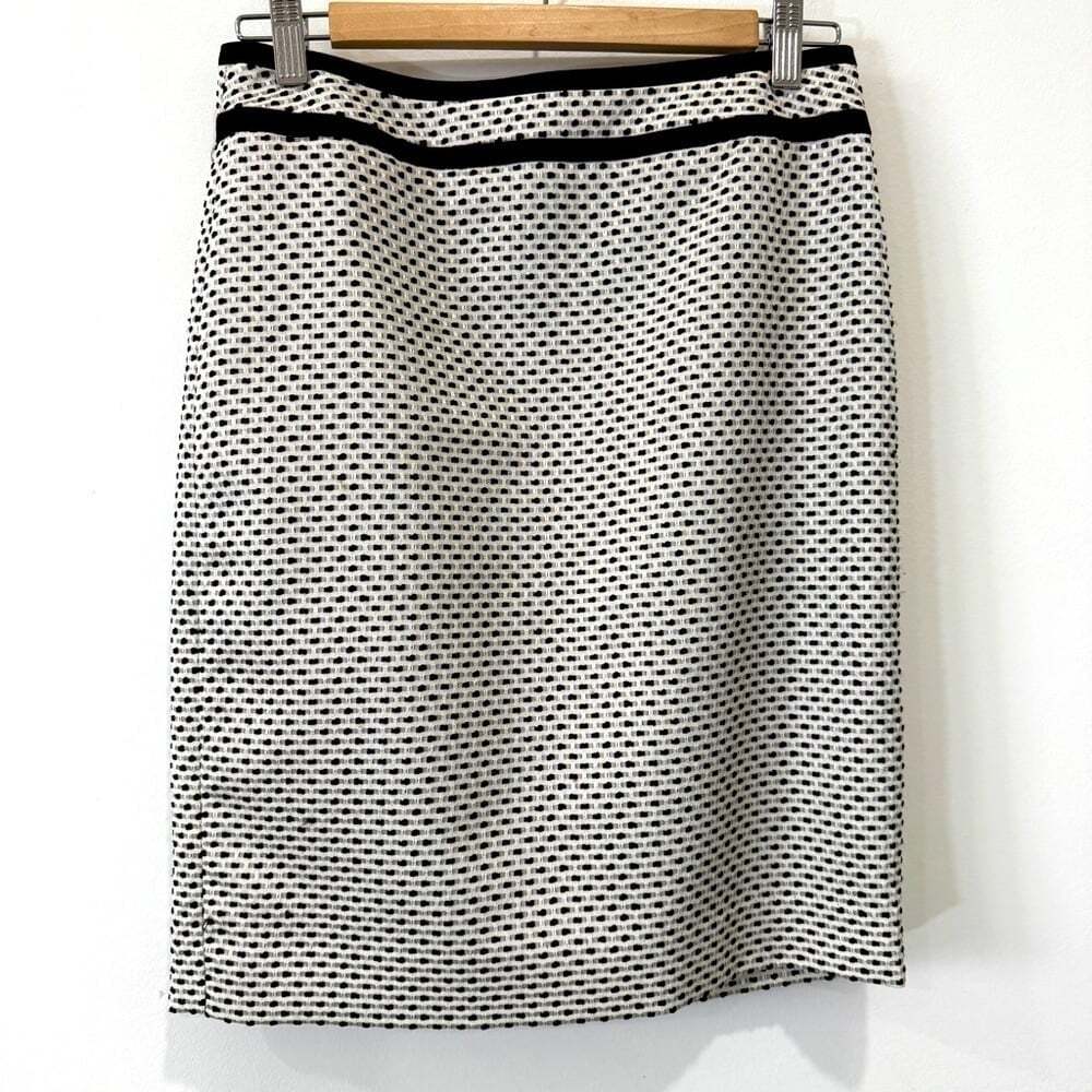 Calvin Klein Pencil Skirt with Black and White Geometric Design Size 6P